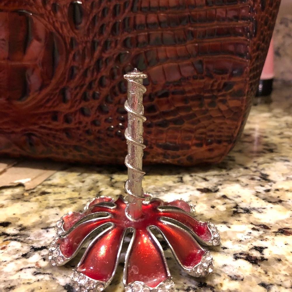 Ring Holder - Picture 2 of 3
